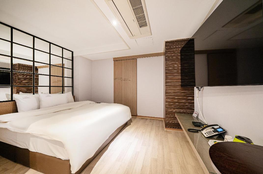 Regency Hotel Seongnam Exteriör bild