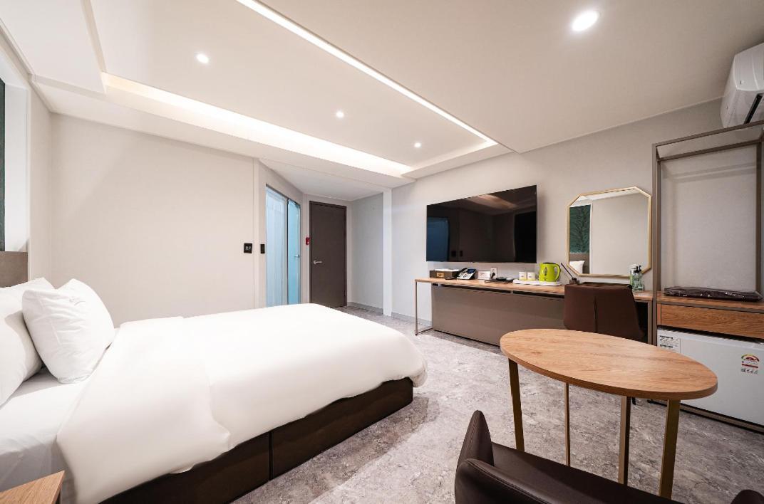 Regency Hotel Seongnam Exteriör bild