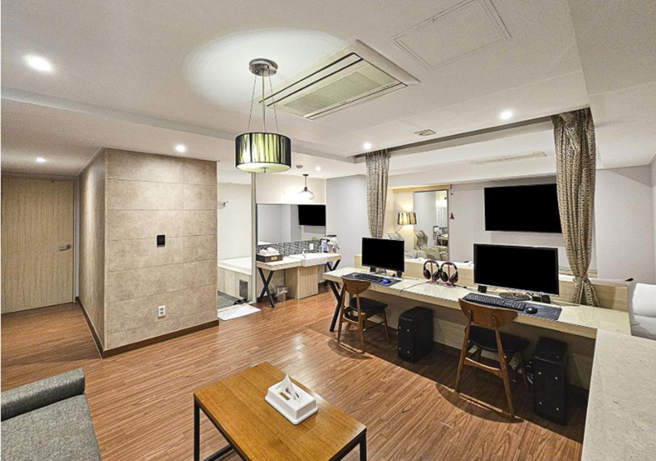 Regency Hotel Seongnam Exteriör bild