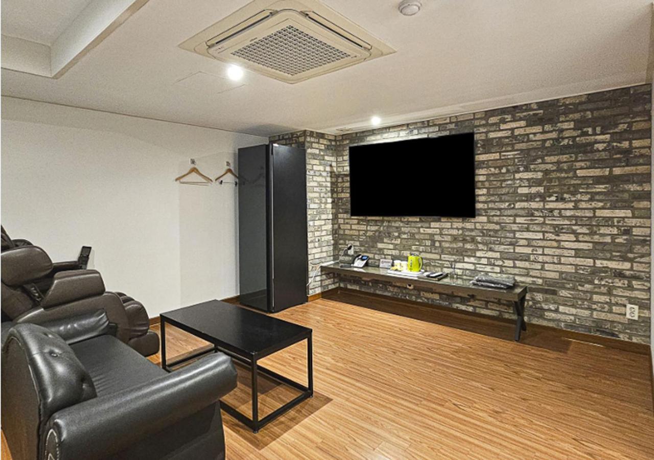 Regency Hotel Seongnam Exteriör bild